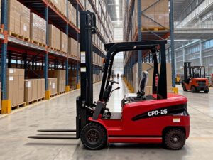 news5 - forklift by VARYON