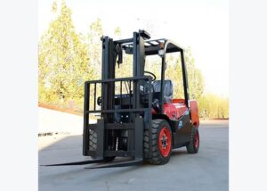 Diesel forklift prepared for side shifter planning at a pallet handling lane