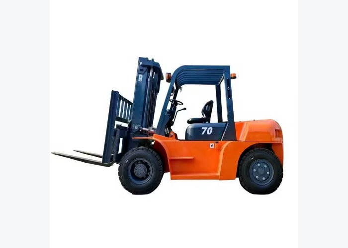 Diesel forklift tire and chassis setup reviewed for mixed yard routes