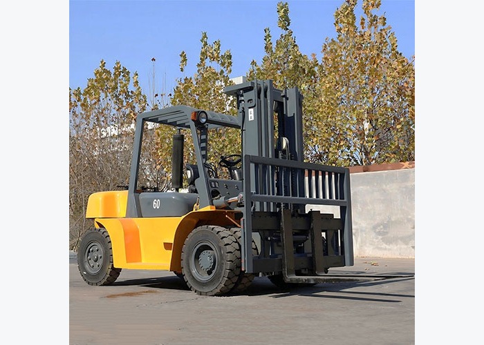 High capacity diesel forklift staged for repeated yard duty and load cycle planning