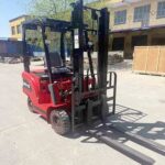 Lithium electric forklift prepared for fast charging and shift-planning review